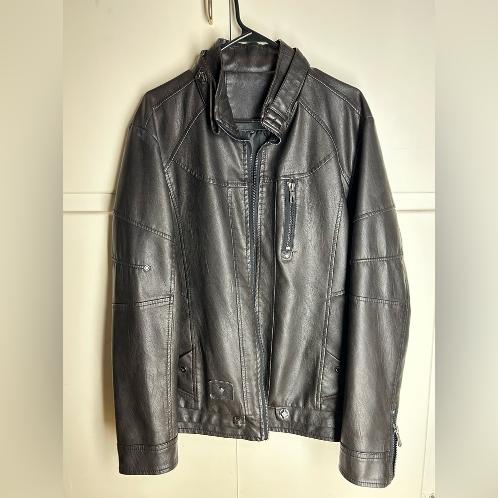 Men’s Locomotive style leather jacket, size M, Black